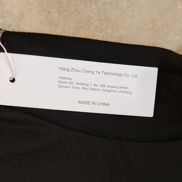 Chic Black Mini Skater Skirt - Picture 4 of 6